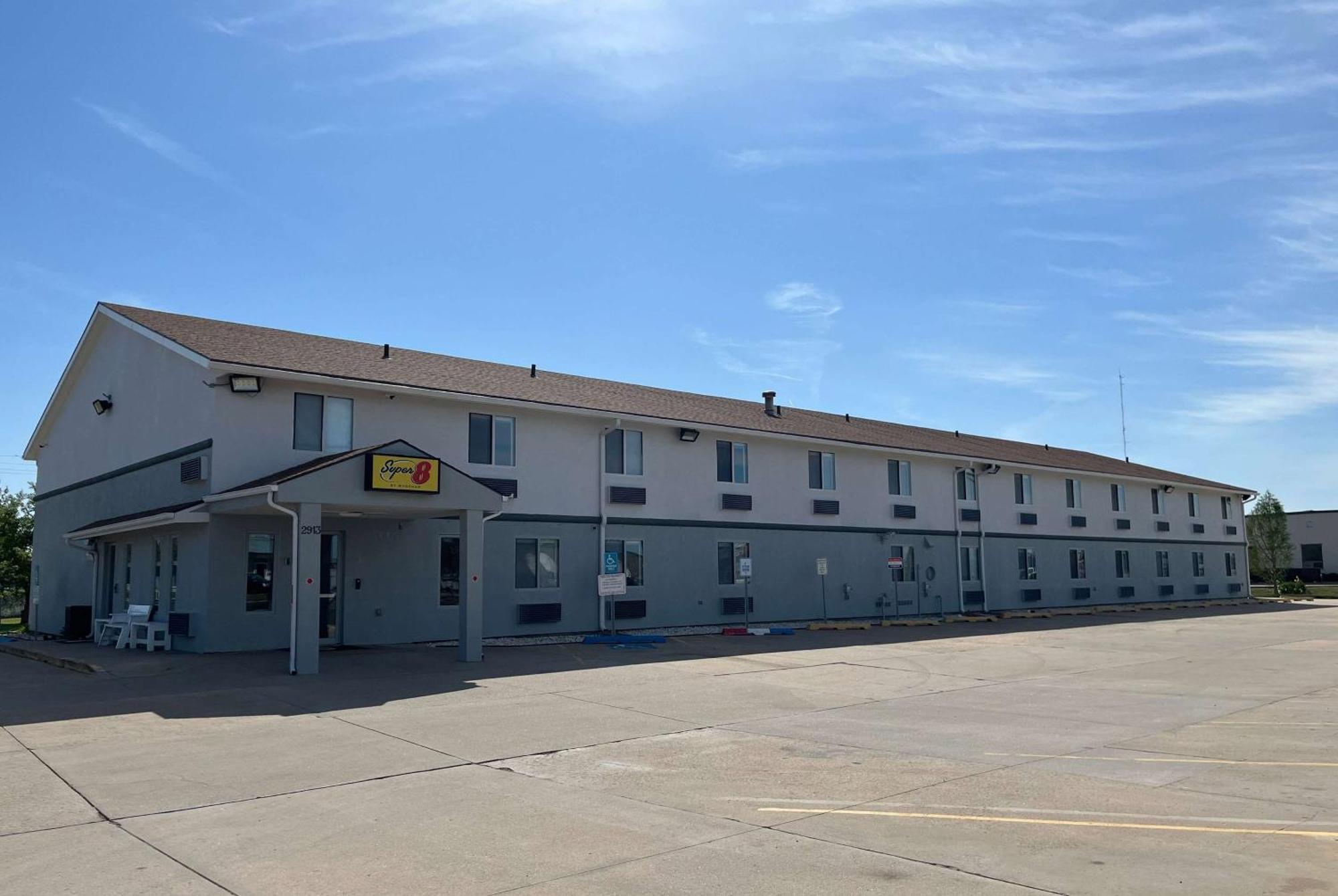 Super 8 By Wyndham Emporia Motel Eksteriør bilde