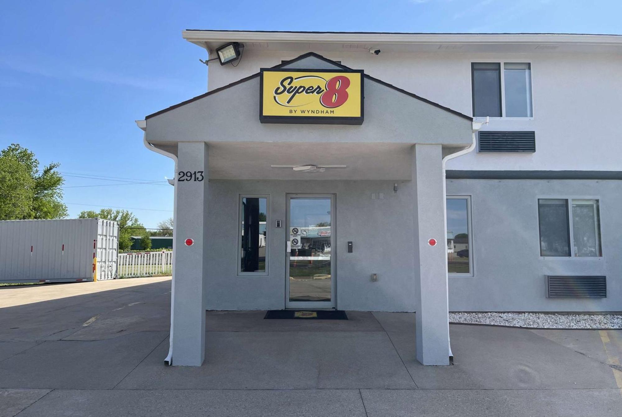 Super 8 By Wyndham Emporia Motel Eksteriør bilde